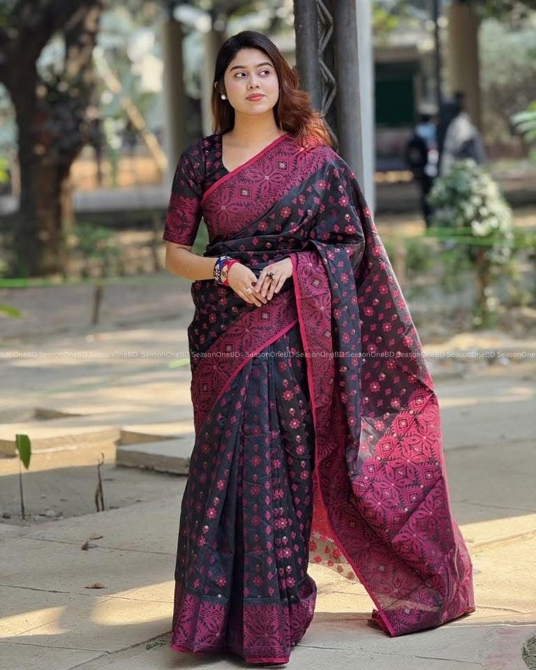 🌸 প্রিমিয়াম তাঁত জামদানি শাড়ি 🌸